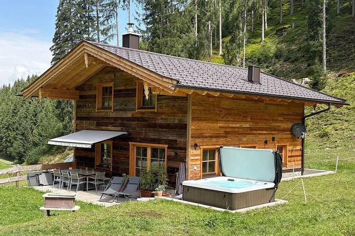Blockhütte für 8 Personen, mit Whirlpool und Sauna