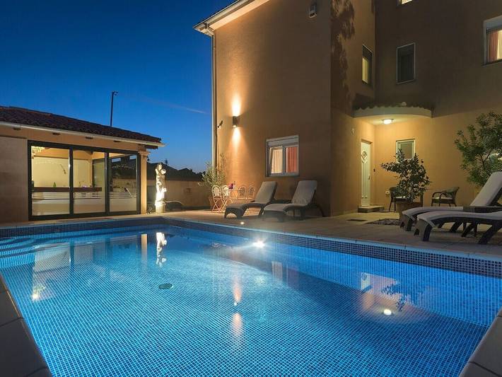 Ferienhaus für 2 Personen, mit Terrasse und Pool in Fazana