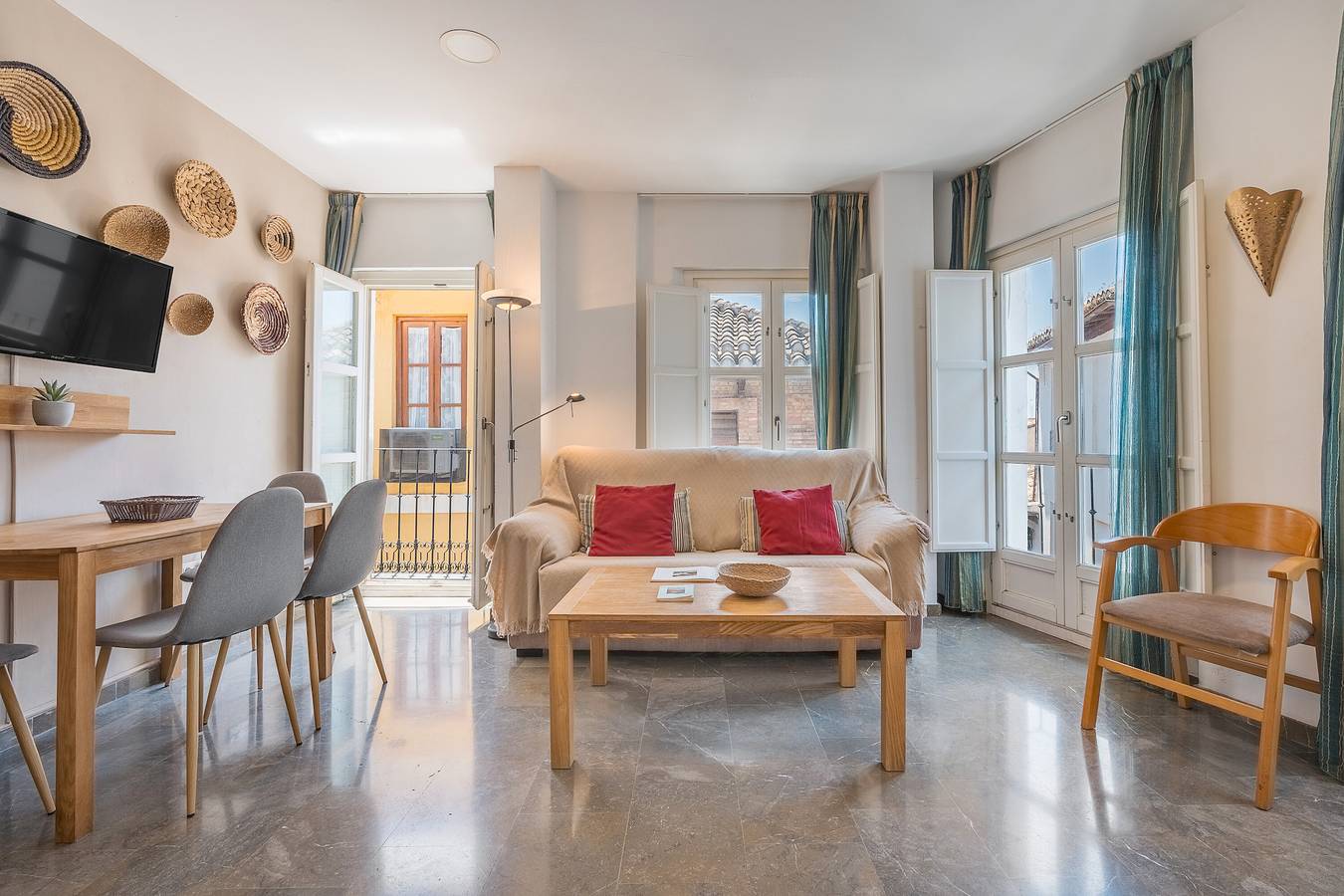 Apartamento entero, Apartamento 'Precioso' con balcón, Wi-Fi y aire acondicionado in Granada, Provincia de Granada