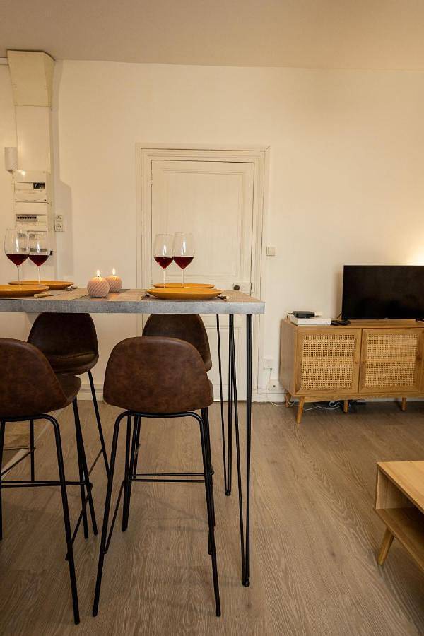 Appartement entier, One-Bedroom Apartment in Montoir-de-Bretagne, Vallée de la Loire