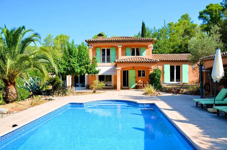 Gîte pour 8 personnes, avec piscine à Flayosc
