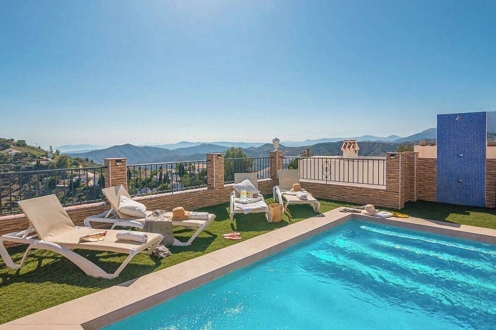 Casa vacanza a Cómpeta a partire da 128€ a notte