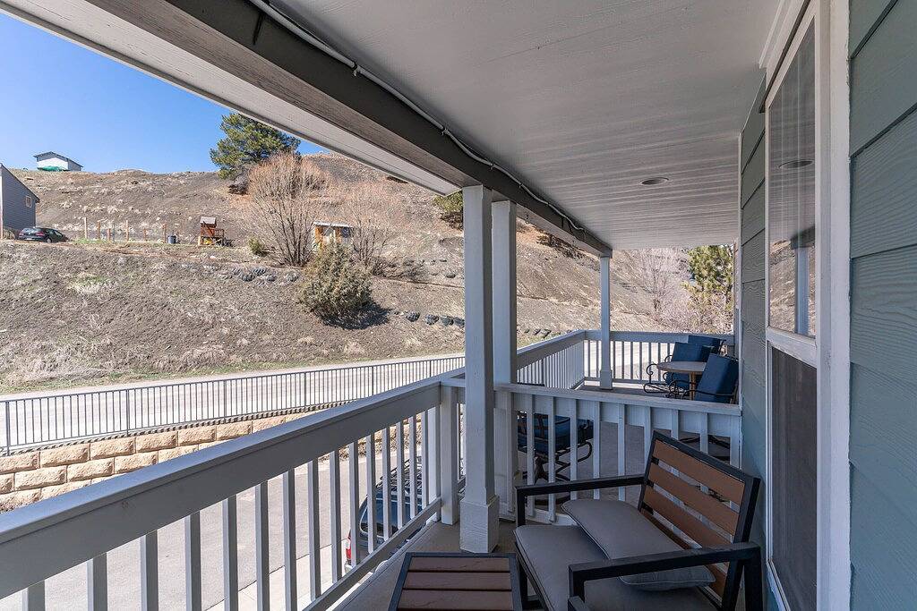 Town Home On The River. A/C. Views. Fish. Hot Springs. Walk To Town . in Pagosa Springs, San Juan National Forest