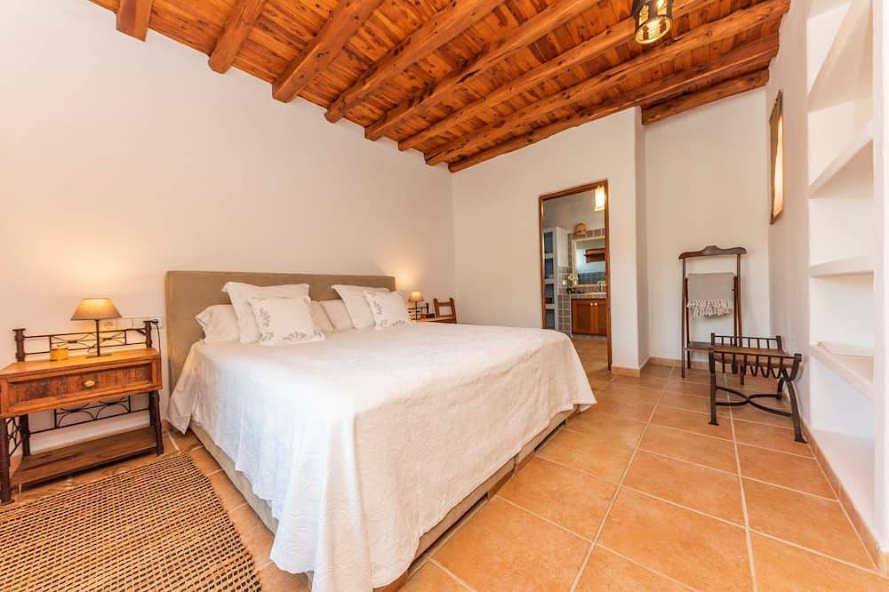 Paradies In Ihrer Reichweite - Villa Mit Pool In Der Ibicenca-Landschaft in Santa Eulària des Riu, Ibiza Osten