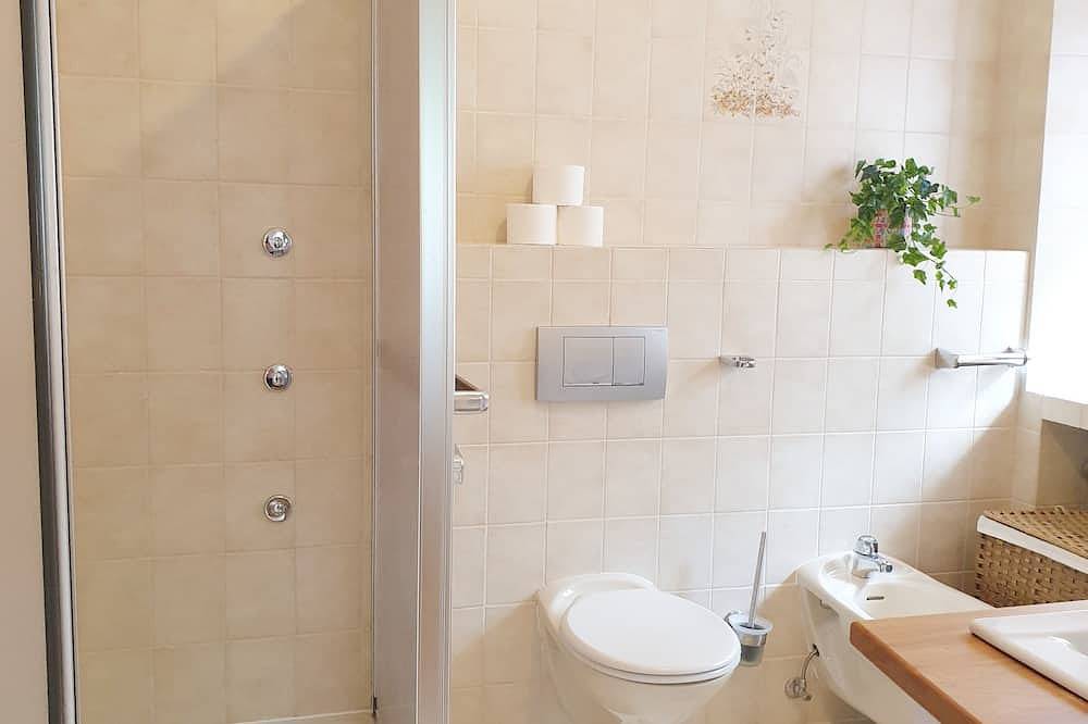 Ganze Wohnung, Ferienwohnung \"Villa Kunterbunt\" am Chiemsee in Pittenhart, Chiemsee