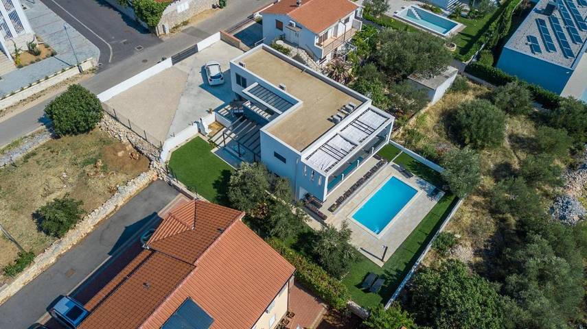Villa pour 10 personnes, avec jardin ainsi que vue et piscine à Tribunj - 4