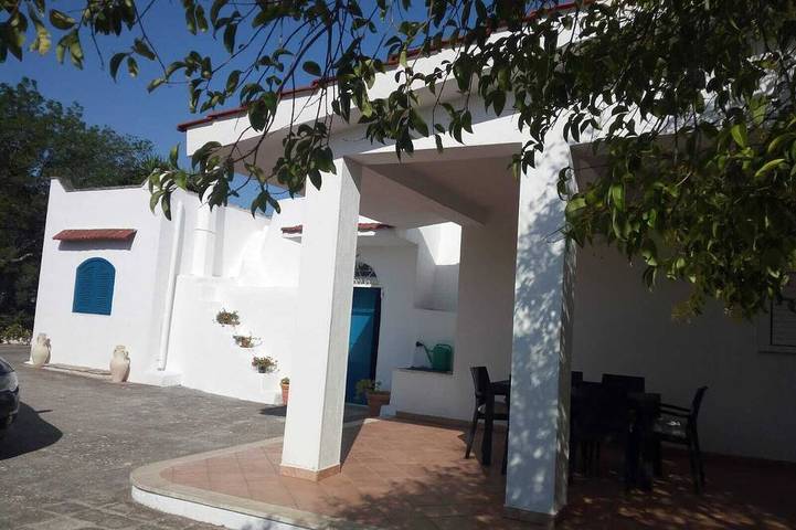 Agriturismo per 7 persone, con giardino e terrazza, con animali domestici ad Ostuni