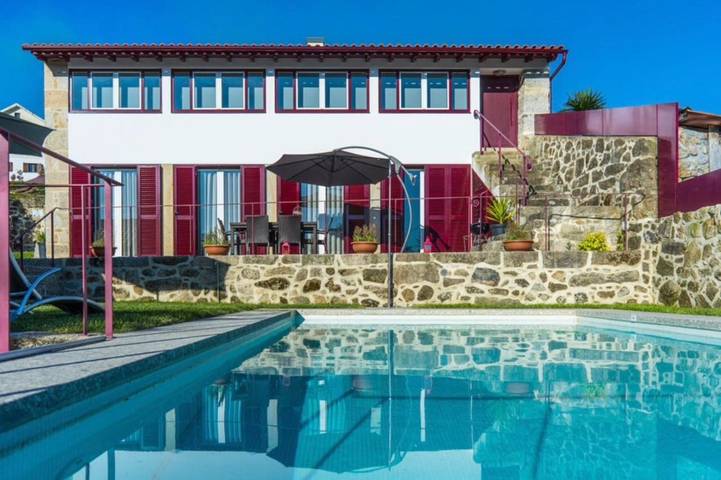 Casa rural para 10 personas, con Balcón y Terraza además de Jardín y Piscina en Arcos de Valdevez