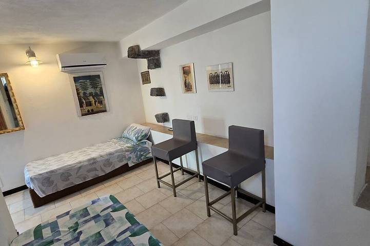 Superbe loft sur la mer devant les cheminées, sur la riviera des Cyclopes, entre Acitrezza et Acicastello in Aci Trezza, Aci Castello