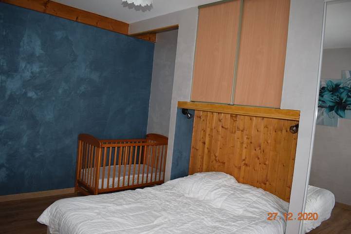 Gîte pour 6 personnes, avec jardin et terrasse, animaux acceptés à Saint-Sauves-d'Auvergne - 2