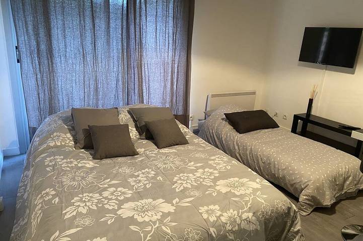 Gîte pour 3 personnes, avec jardin ainsi que piscine et terrasse dans Thalazur - 2