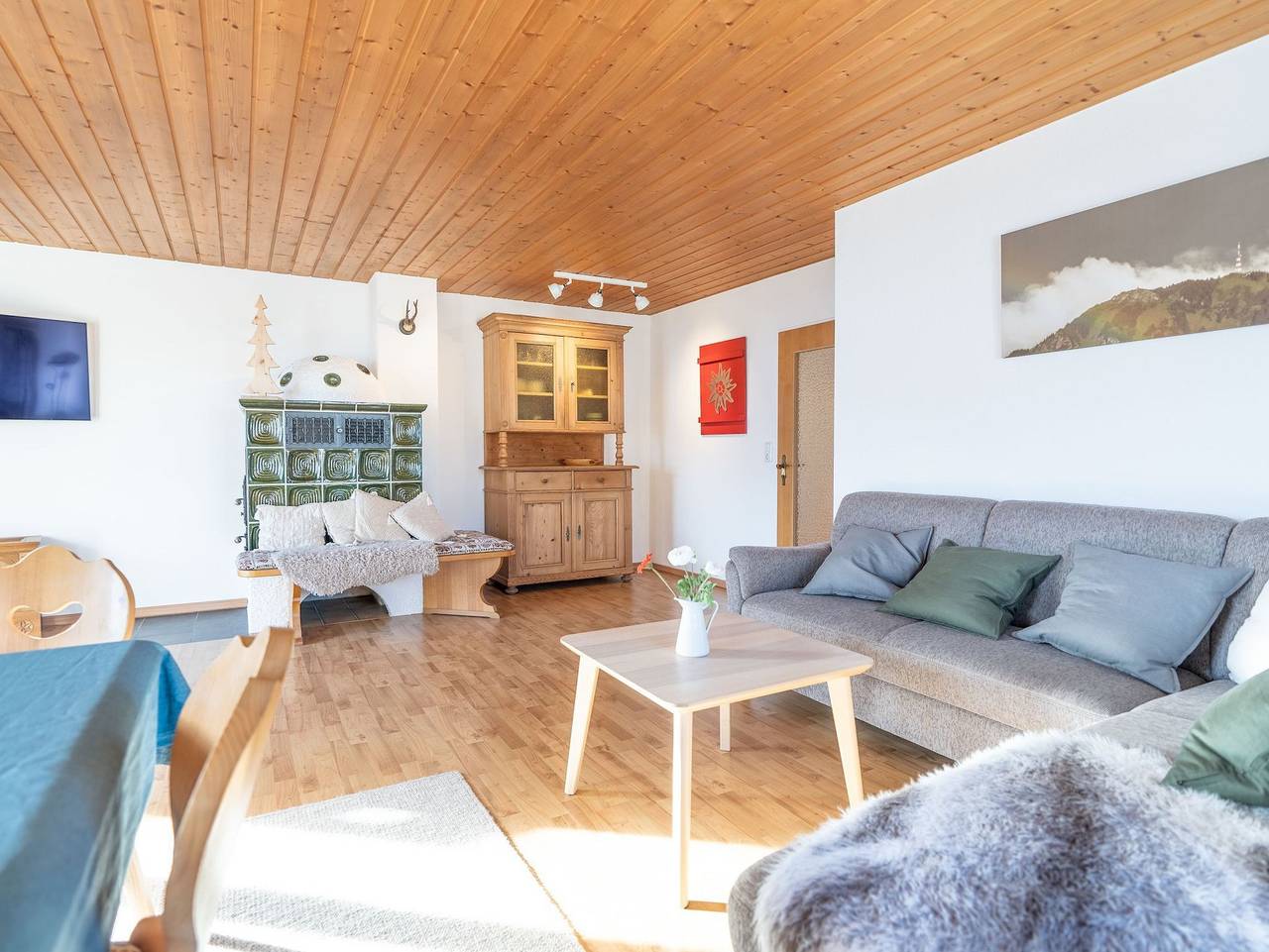 Ganze Ferienwohnung, Fewo Simone - Ferienwohnung mit Bergblick, Balkon und Wlan in Rettenberg, Bayerisch Schwaben