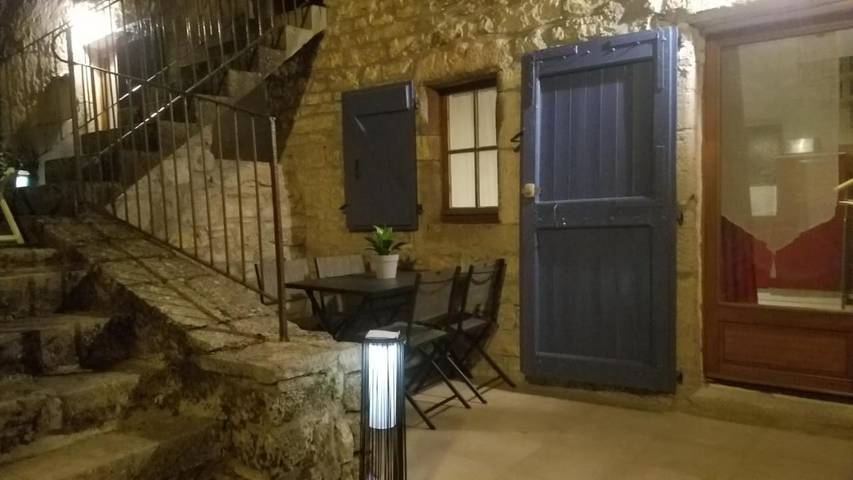 Location de vacances pour 4 personnes, avec piscine et terrasse à Sainte-Enimie - 2