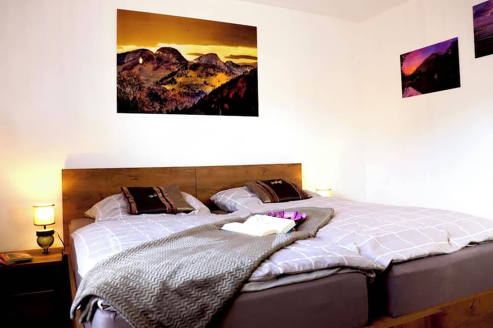 Ganze Wohnung, Ferienwohnung 55qm mit Balkon und Gartenblick in Traunreut, Landkreis Traunstein