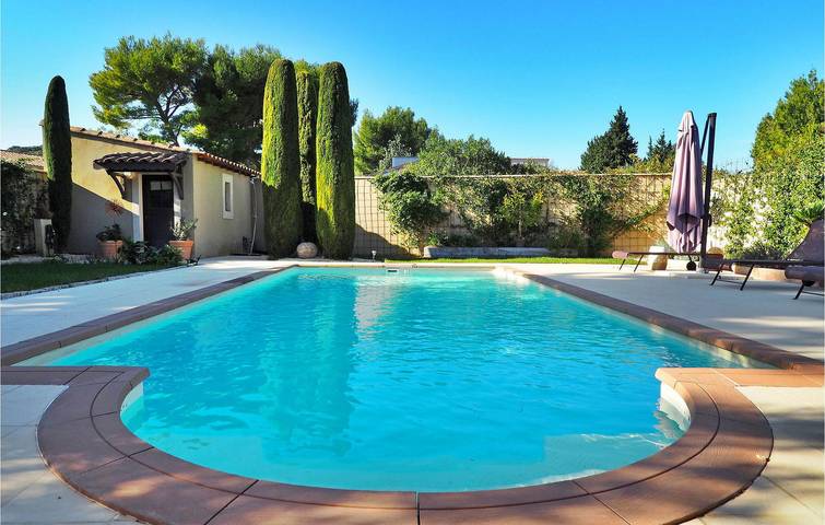 Location de vacances pour 8 personnes, avec terrasse à Paradou - 2