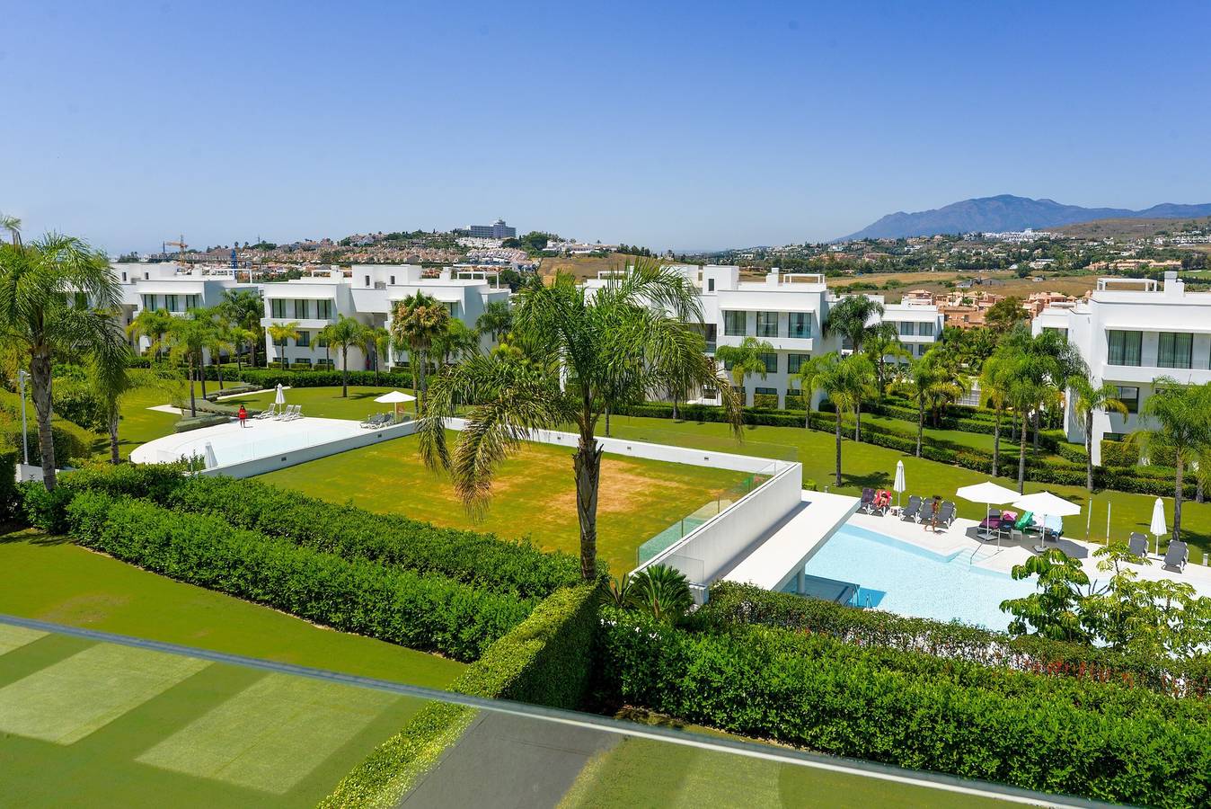 Entire apartment, Apartment 'Cataleya 9 Duplex' with Mountain View, Wi-Fi and Air Conditioning in Urbanizacion cataleya, Estepona