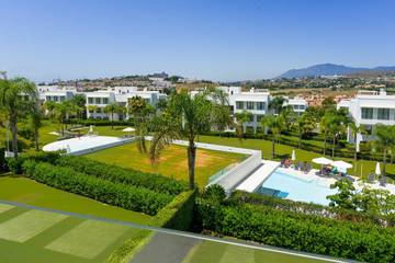 Apartment for 8 People in Urbanizacion cataleya, Estepona, Photo 1