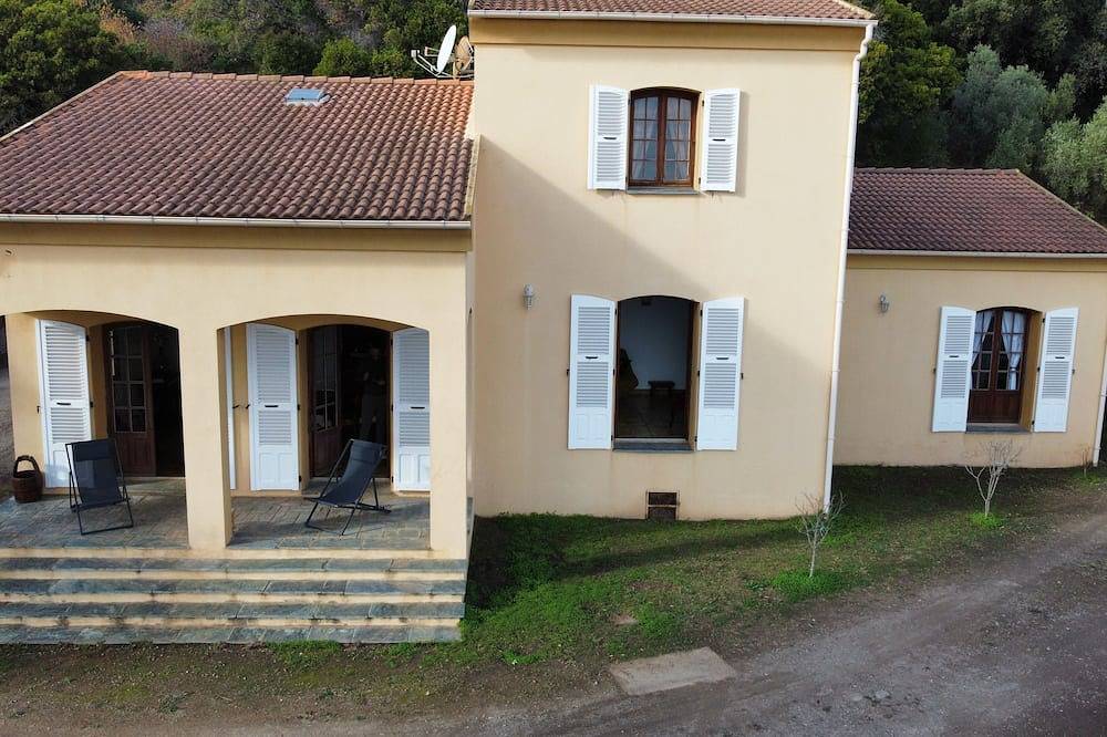 Villa Marie Ange, 6 Personnes Entre Mer et Montagne in Santa Lucia di Moriani, Corte e dintorni