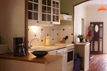Gîte pour 6 personnes, avec terrasse et jacuzzi à Quarante