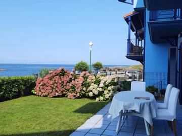 Gîte pour 6 personnes, avec jardin ainsi que piscine et vue à Noja
