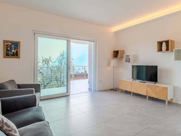 Gîte pour 5 personnes, avec Balcon et Terrasse ainsi que Jardin et Vue à Tenno - 3