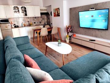 Gîte pour 3 personnes, avec balcon à Tirana