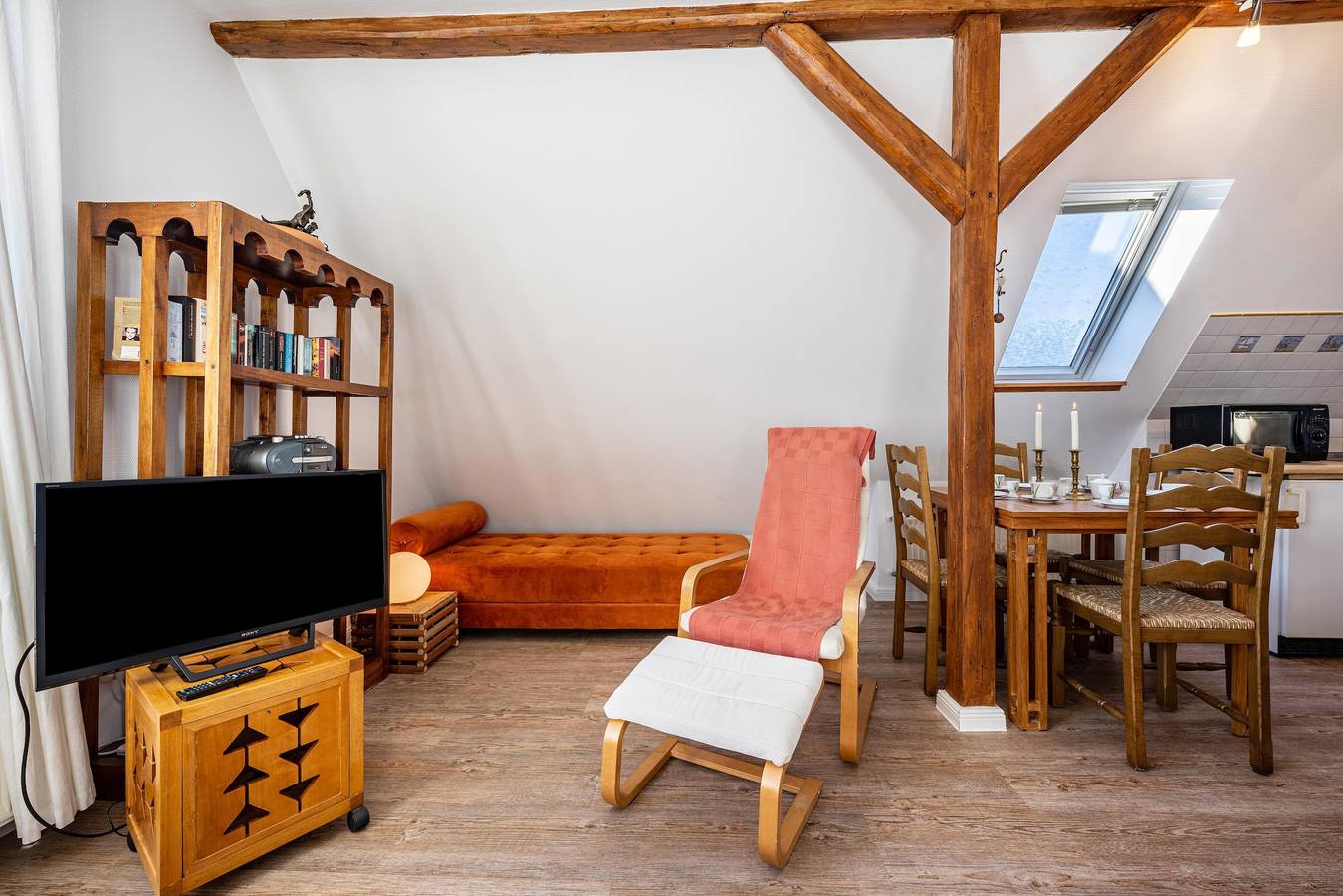 Ganze Wohnung, Ferienwohnung 'Haus Übersee Wohnung Sansibar' mit Gemeinschaftsgarten und Wlan in Travemünde, Lübeck
