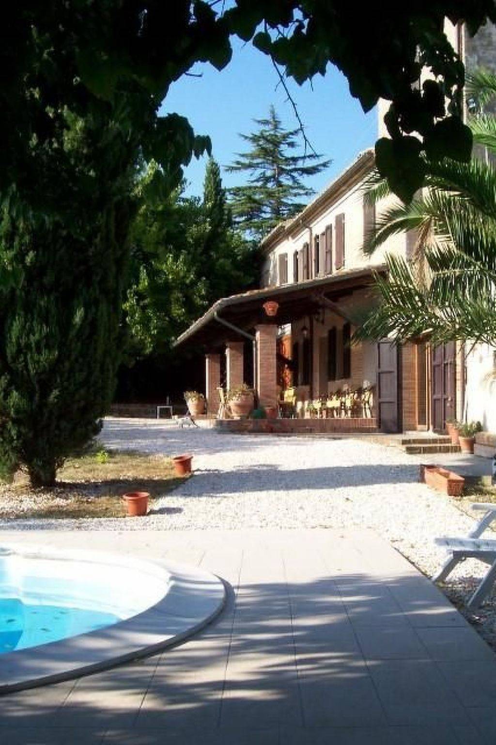 Appartamento intero, Wohnung mit Gemeinschaftsgarten und Pool in Morro d'Alba, Provincia di Ancona