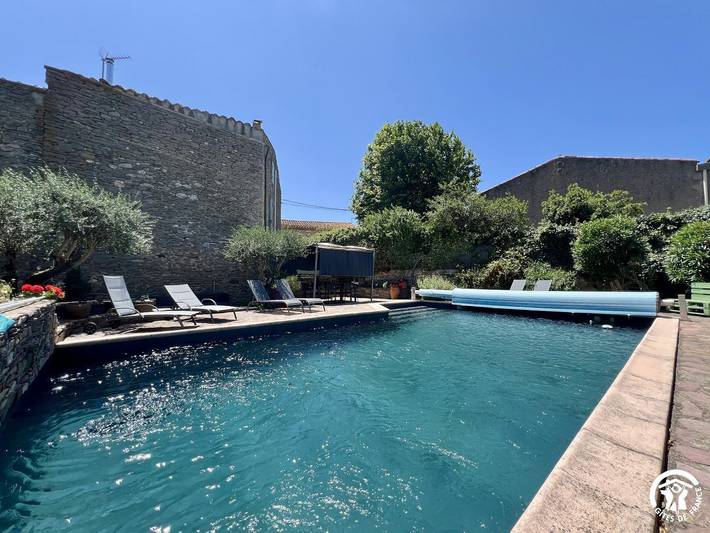 Gîte pour 10 personnes, avec piscine et jardin à Trausse