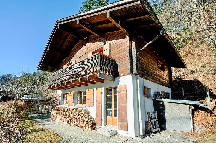 Location de vacances pour 6 personnes, avec balcon et vue à Val-d'Illiez