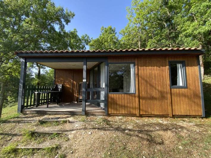 Gîte pour 5 personnes, avec terrasse et piscine à Saint-Cybranet