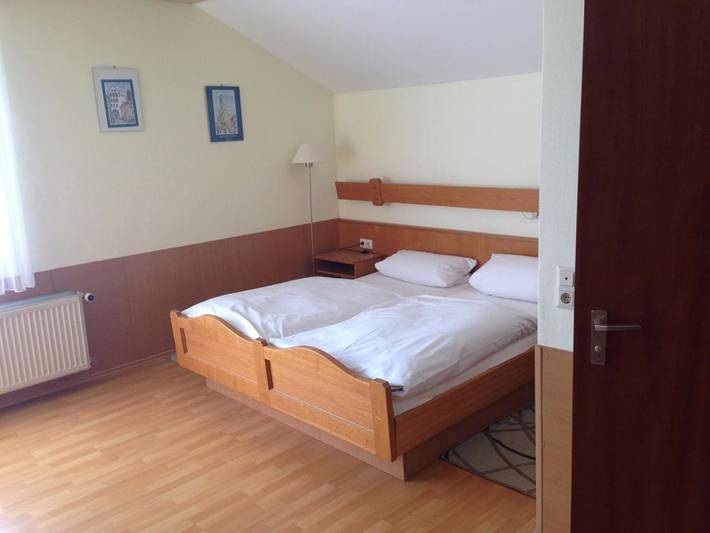 Hotel für 3 Personen, mit Terrasse und Garten in Thannhausen