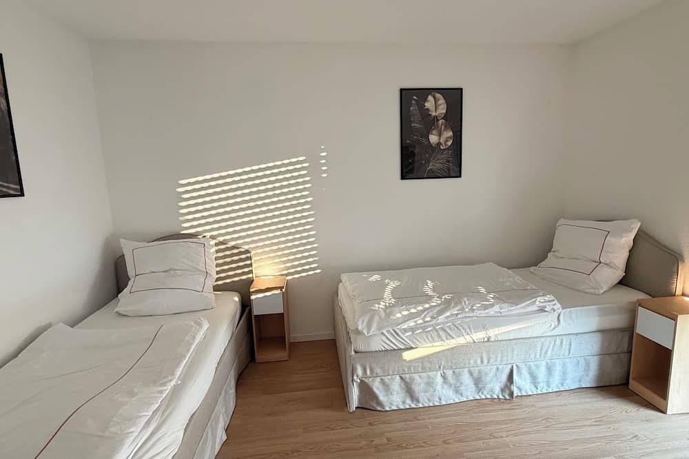 Ganze Wohnung, For workers in Kötz/Günzburg: 4 beds | A8 | Garage in Kötz, Bayerisch Schwaben
