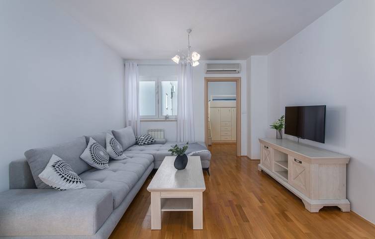 Appartement entier, Appartement de vacances pour 4 personnes avec balcon/terrasse in Umag, Région d'Umag
