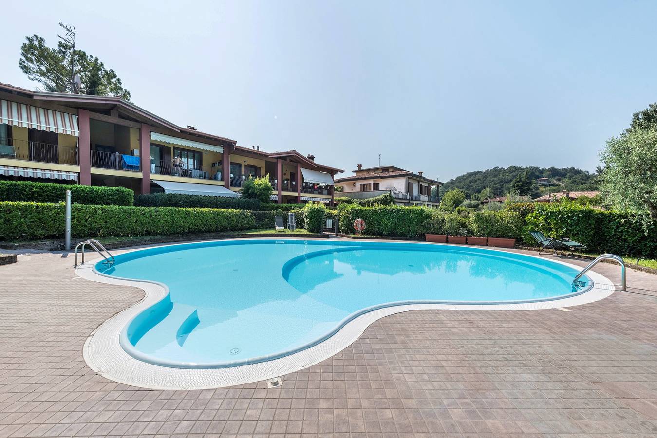 Entire apartment, Apartment 'Dimora Del Lago - Oasi Con Piscina' with Shared Pool in Soiano del Lago, Garda Mountains
