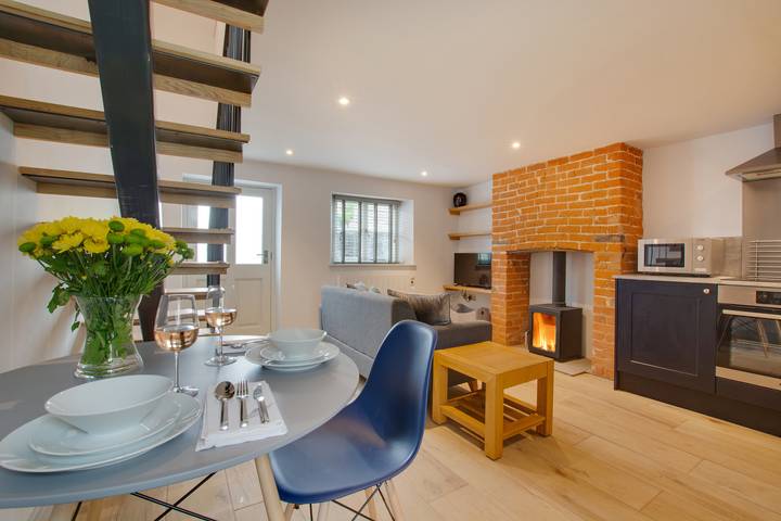 Holiday rental for 2 people, with terrace and garden in Holt