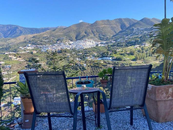 Casa rural para 2 personas, con jardín y jacuzzi en Cómpeta