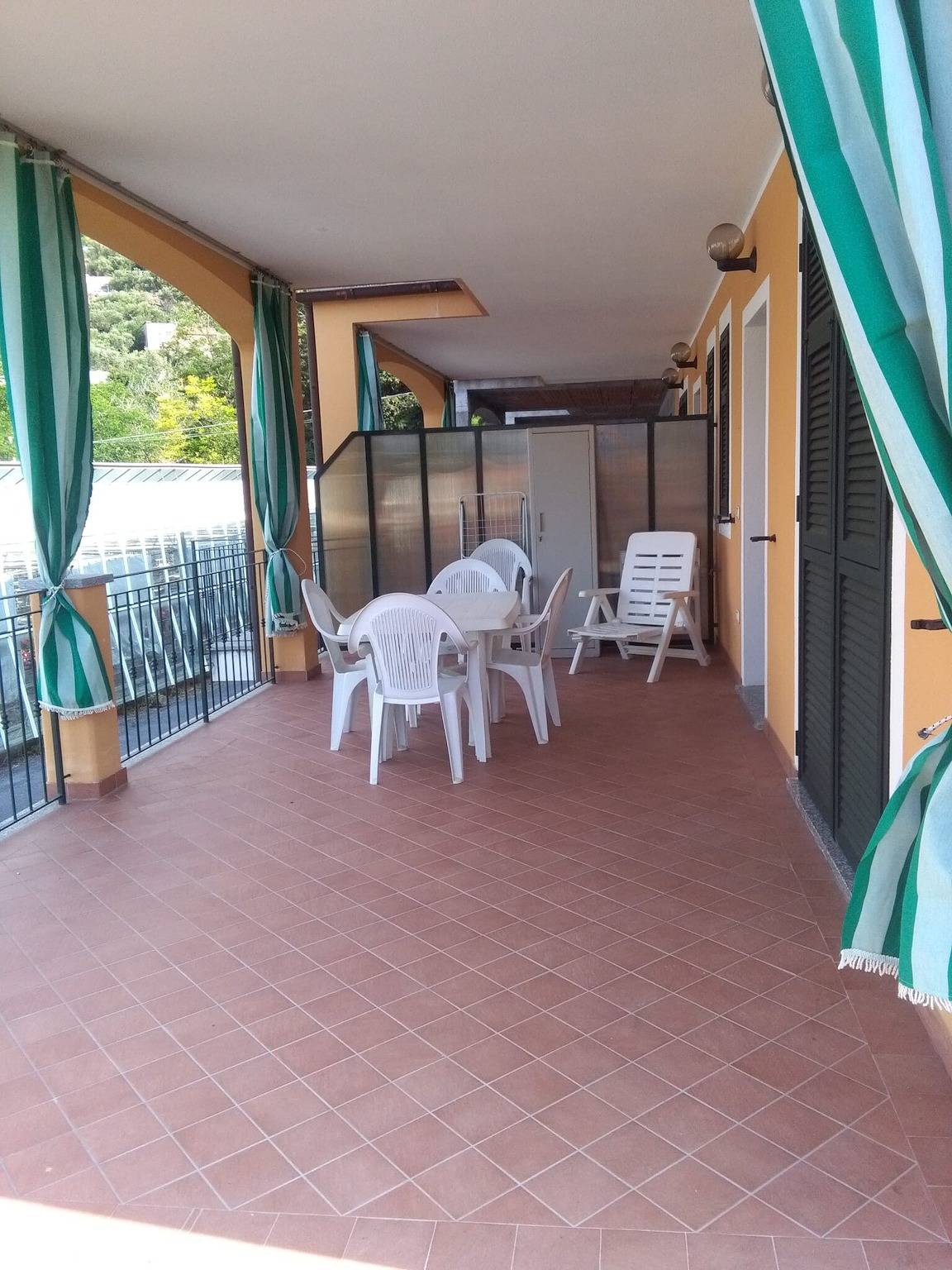 Ganze Wohnung, Apartment 'Ginestra' mit Bergblick, Wlan und Klimaanlage in Ceriale, Riviera di Ponente