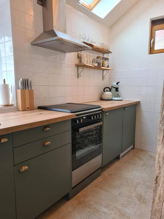 Location de vacances pour 3 personnes, avec jardin ainsi que vue et piscine, animaux acceptés à Lignac - 4