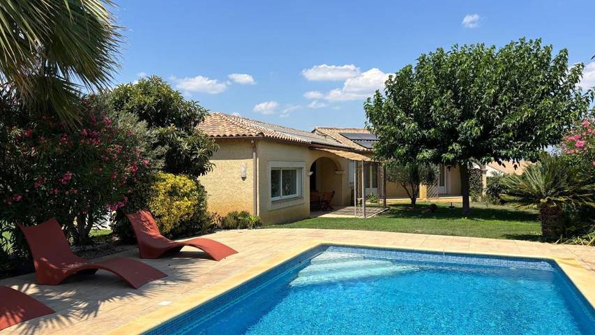 Casa de vacaciones para 6 personas, con Terraza además de Jardín y Piscina en Mont Blanc