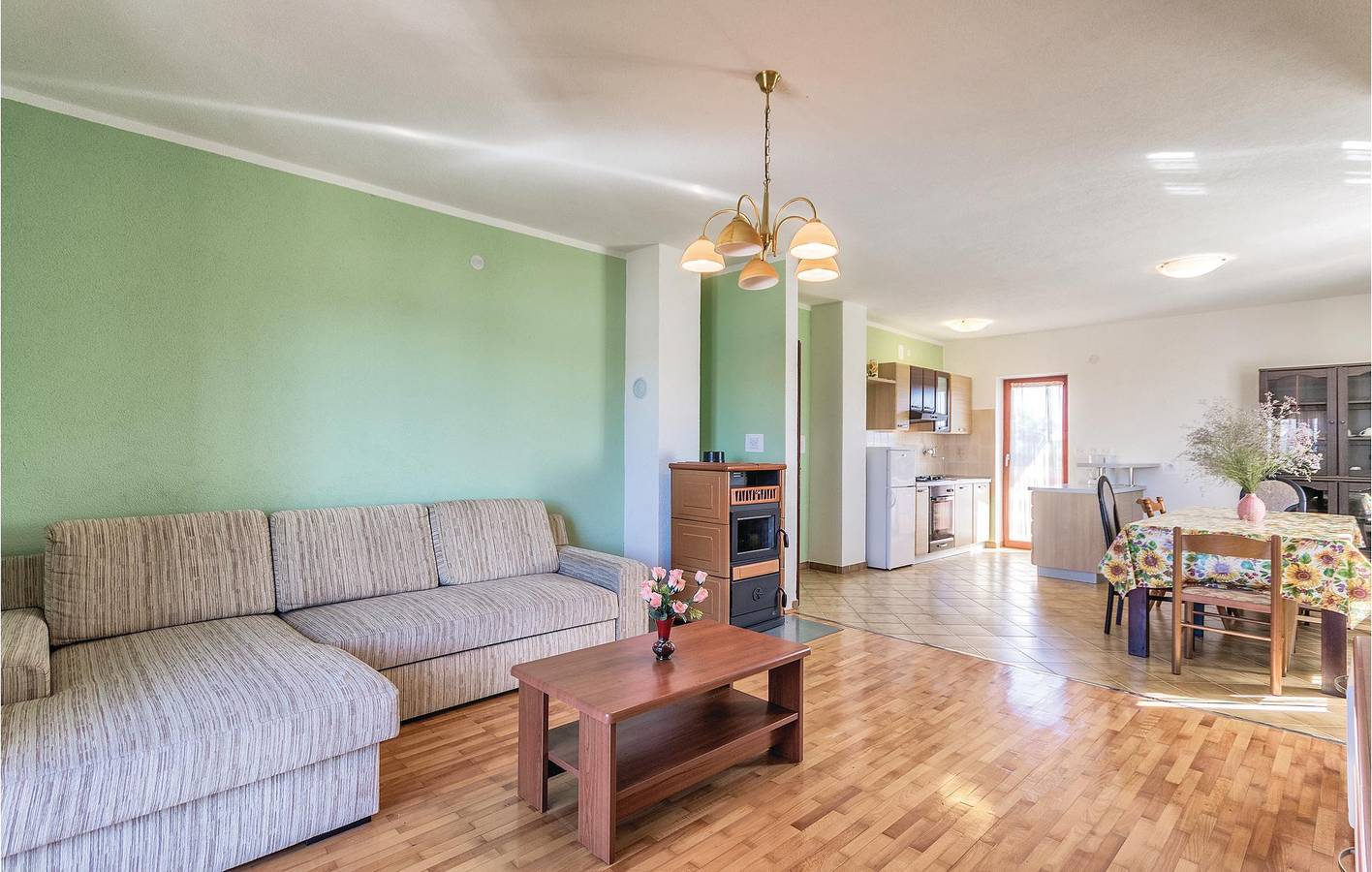 Charmantes Apartment mit Pool, WLAN und Parkplatz in der Nähe von Manjadvorci in Marčana, Südküste Istrien