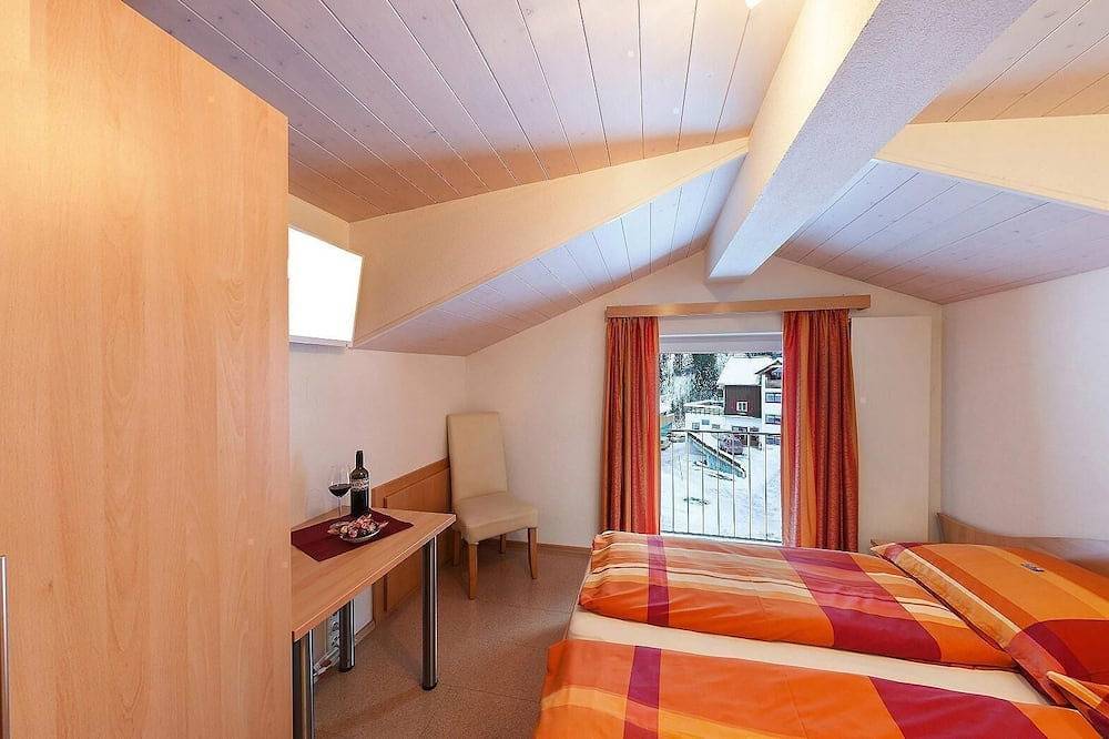 Geheel appartement, Holiday apartment Schröcken for 1 - 8 persons with 4 bedrooms - Holiday apartment in Schröcken, Bregenzerwoud