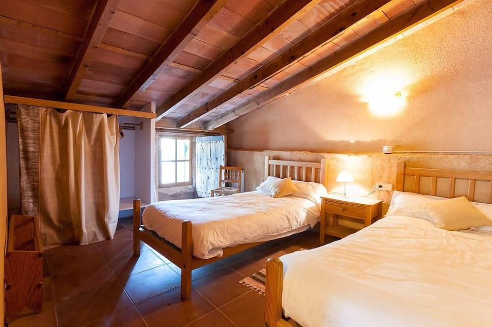 Rural apartment in the center of Mallorca for 2, 4 and 6 people in Sineu, Majorca Center