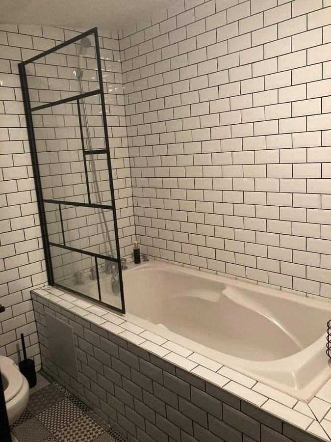 Three-Bedroom Townhouse in Villette-d'Anthon, Région de Vienne