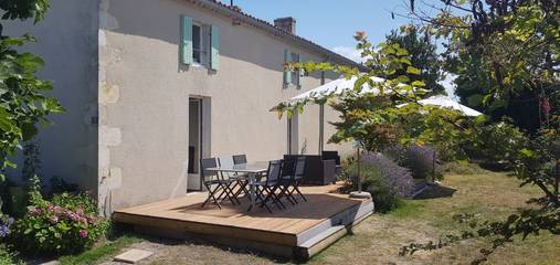 Gîte pour 14 personnes, avec terrasse et jardin à Talmont-sur-Gironde