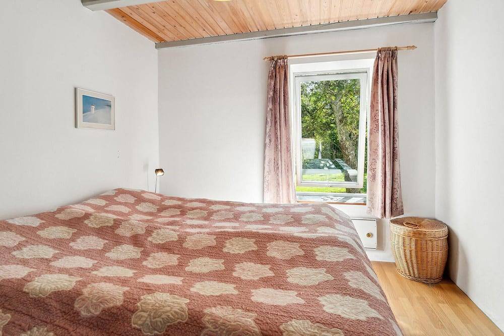 Stunning home in Sejerø with kitchen in Sejerø