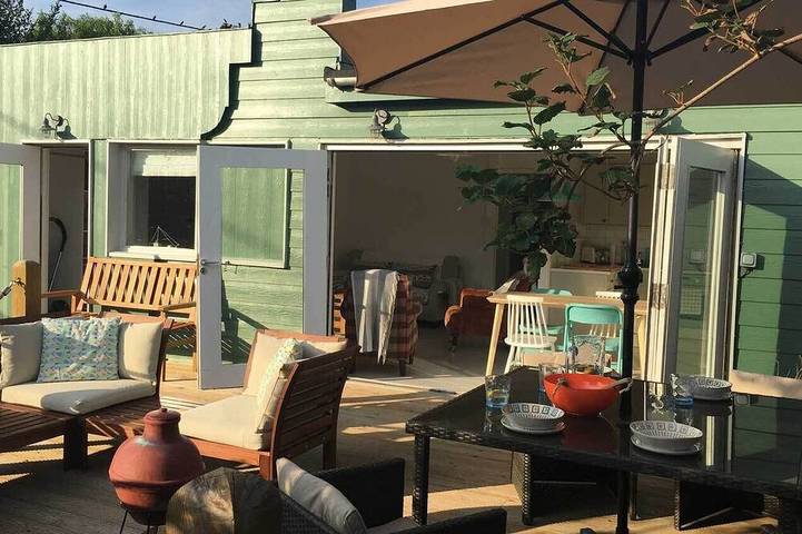 Beach house for 6 people, with garden and terrace in Sussex