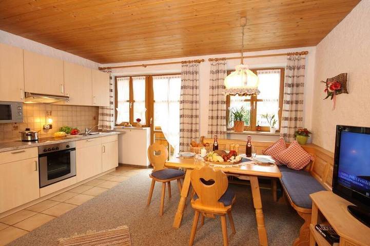 Ferienwohnung für 4 Personen, mit Balkon und Sauna sowie Garten - 1