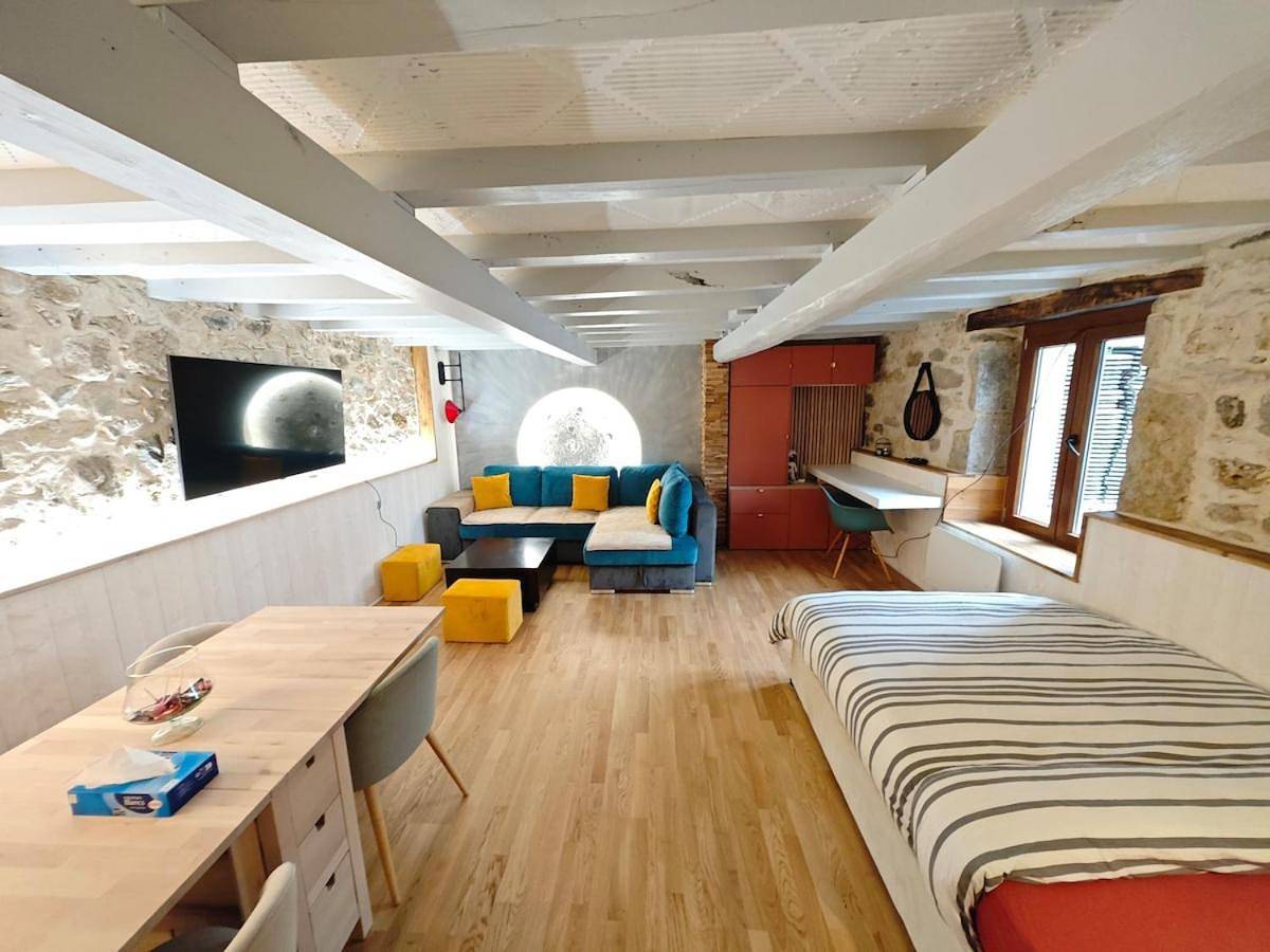 Superbe Studio Roustique in Saint-Jean-de-Gonville, Gex