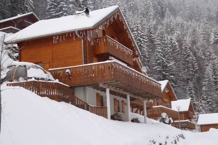 Chalet pour 8 personnes, avec Balcon ainsi que Jacuzzi et Terrasse à Le Biot
